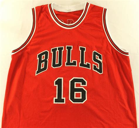 Pau Gasol Unsigned Bulls Jersey (Size XL) | Pristine Auction