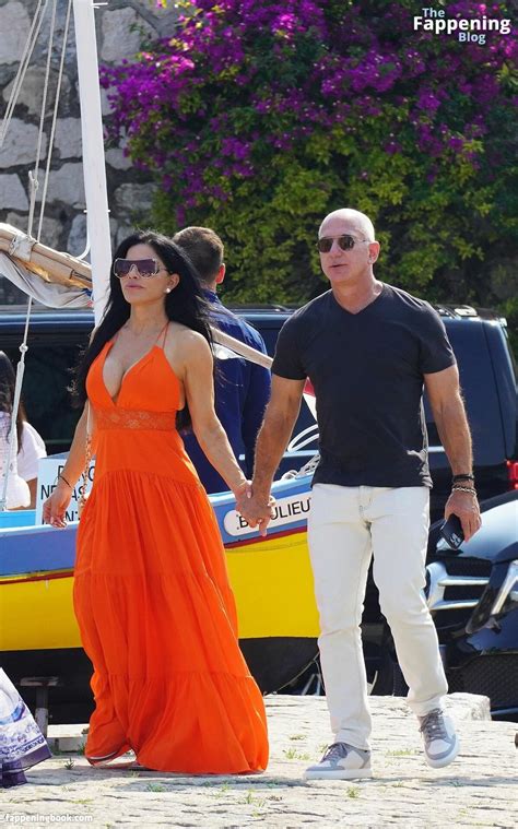 Lauren Sanchez Nude OnlyFans Leaks Fappening FappeningBook