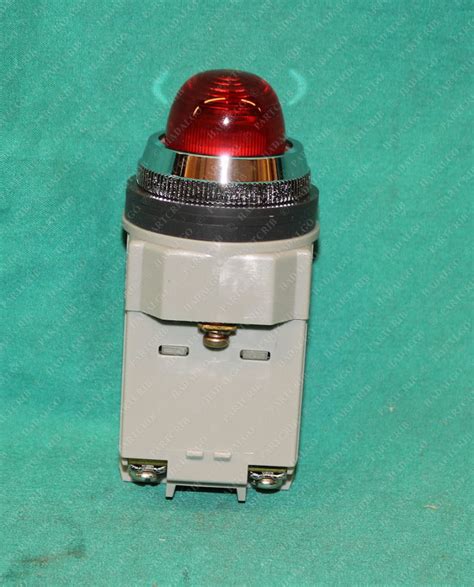 Idec APN116DN R 700915 8 Pilot Light Red Illuminated Lamp Display