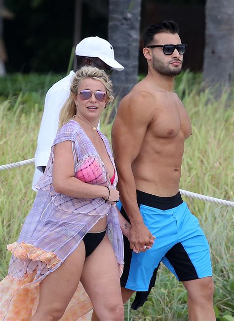 Los Fotos En Bikini Que Desataron La Furia De Britney Spears Acus A