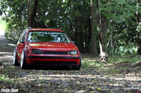 Stanced Volkswagen Golf Variant Mk4 Front