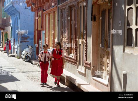 School Uniform India Stock Photos & School Uniform India Stock Images ...