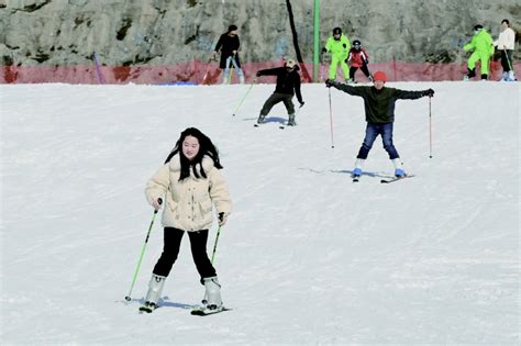 临安大明山万松岭滑雪场5日开滑 杭州影像 杭州网