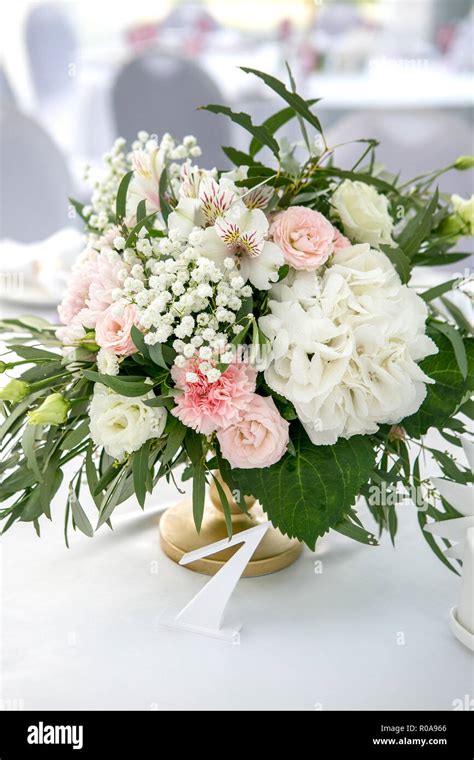 Recopilaci N Imagen Arreglos Florales Con Hortensias Y Rosas