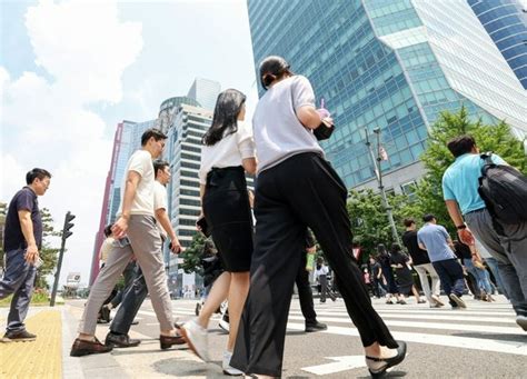 마흔 넘은 부장이 팀 막내간판기업 삼성전자에 무슨 일이 김익환의 컴퍼니워치 네이트 뉴스