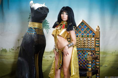 Brunette Coed Rina Ellis Peeling Off Cleopatra Themed Cosplay Outfit Porn Pictures XXX Photos