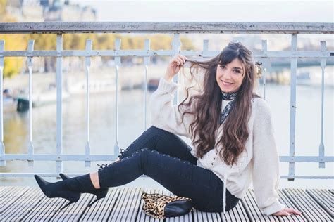 LA BRUNE ET LA BLONDE
