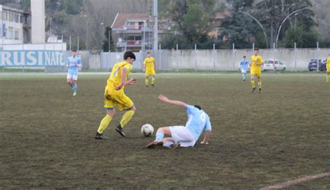 Under I Canarini Stoppano La Capolista Pari Tra Lazio E Frosinone