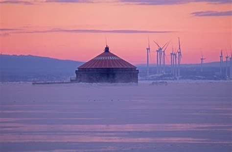 Buffalo, NY Skyline Sunrise: Video And Photos (From Fort Erie, Ontario)