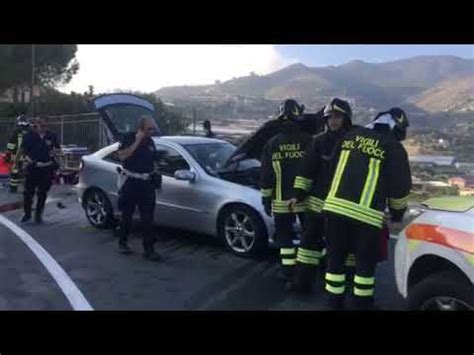 Incidente Via Padre Semeria Sanremo Auto Mercedes Contro Due Moto YouTube