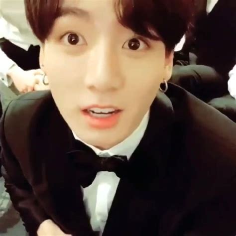 ปักพินโดย Baladinou ใน Bts [video] นักเต้น คอนเสิร์ต Jungkook