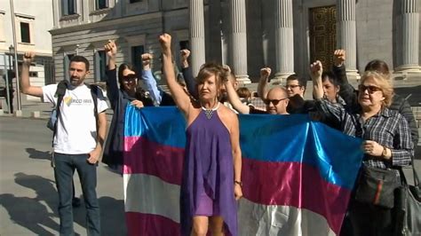 Activistas Transexuales Desconvocan Su Huelga De Hambre A Las Puertas