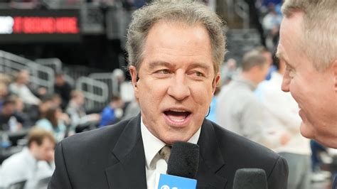 Kevin Harlan Labeled A National Treasure As Cbs Announcer Delivers Brilliant Live Tv Promo