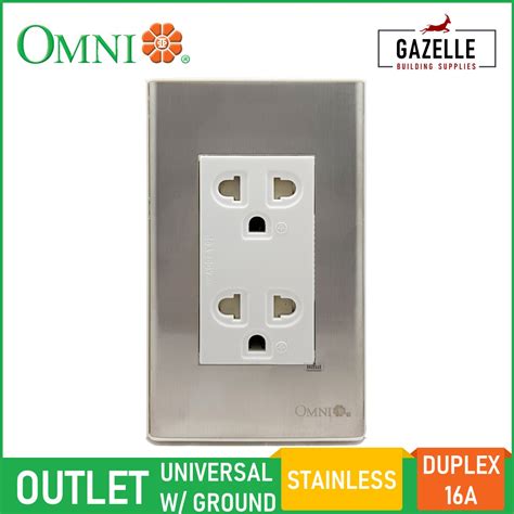 Omni Ws Wide Series Duplex Universal Outlet With Ground In Stainless