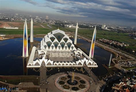 Perkokoh Kubah Masjid Raya Al Jabbar Nippon Paint Lapisi Struktur