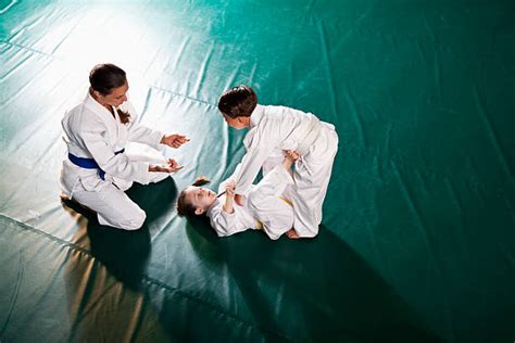 10+ Teaching Jiu Jitsu Open Guard Position Stock Photos, Pictures ...