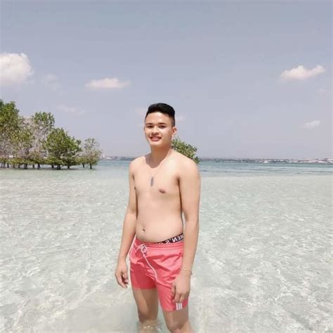 Hot Hunk Sef Filipino Male Escort In Manila