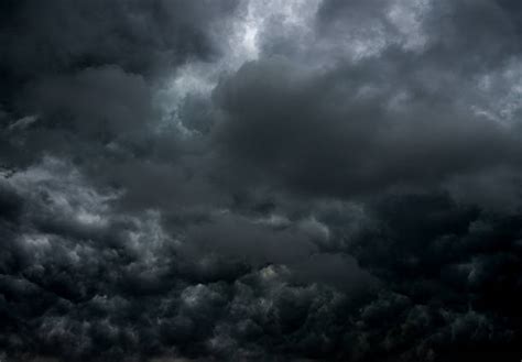 308 800 Nubes Negras Fotografías De Stock Fotos E Imágenes Libres De Derechos Istock