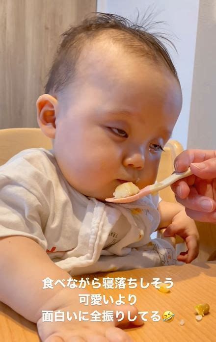 食べながら寝落ちする赤ちゃん、白目むく姿に「限界olみたい！」「エクソシスト？！」｜まいどなニュース