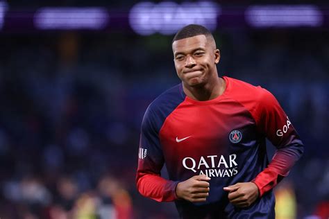 Kylian Mbappé To Leave €100m Psg Bonus In Gentlemans Agreement Get