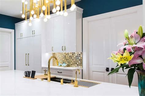 23 Brilliant White And Gold Kitchen Design Ideas To Transform Your