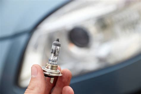 Comment Changer Une Ampoule De Voiture D Fectueuse Aide Auto