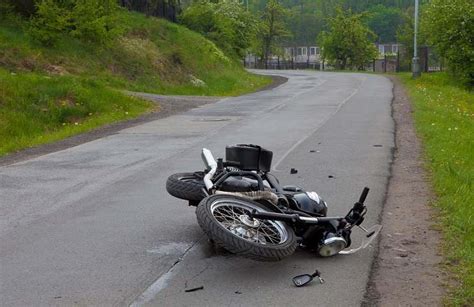 Carpi Moto E Furgone Si Scontrano Sulla Statale Morto Un Enne