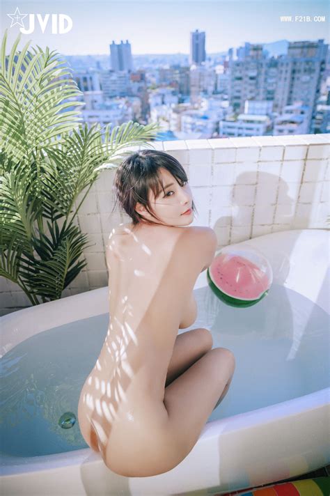 Splash Asian Nudes 0135 Porn Pic