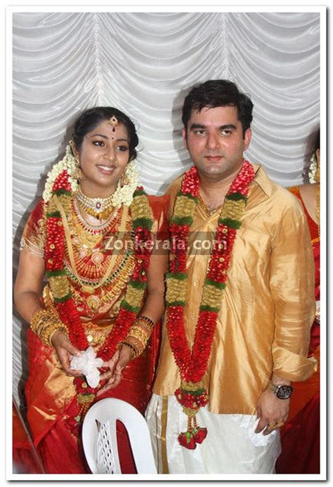 Navya Nair Wedding Photos 10 - Malayalam Movie Event Navya Nair Wedding ...