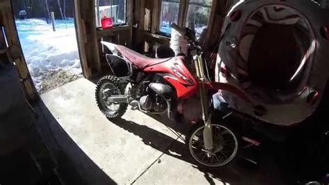 Starting The 2005 Honda Cr85r After Sitting All Winter Youtube