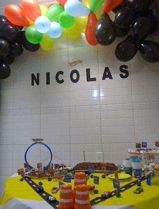 Picnic Hot Wheels Pra Gente Miúda Criações Construction party decorations Race car party