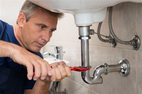 3 Simple Hacks To Loosen A Stuck Plumbing Fixture