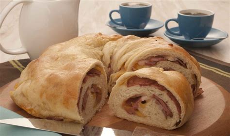 Rosca De Lingui A Calabresa E Queijo