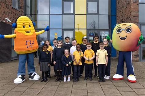 East Kilbride Primary School Kids Surprised With Special Guests Daily