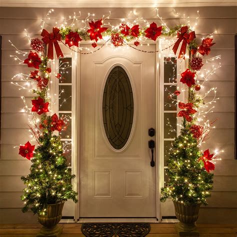 30 Ideas For Door Decoration For Christmas To Welcome Your Guests