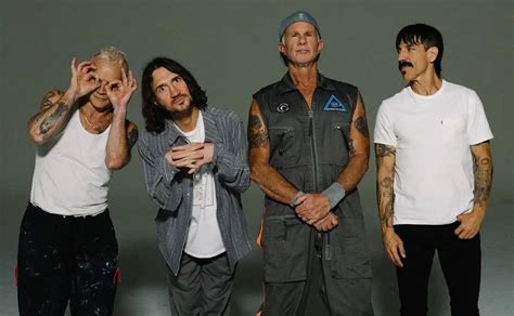 Red Hot Chili Peppers lança a inédita Poster Child confira clipe animado Ligado à Música