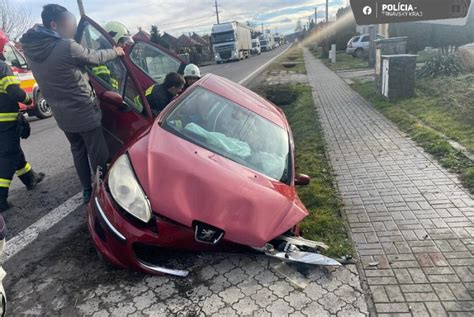 Hroziv Nehoda V Jablonici Ena S Vnukom Skon Ili V Nemocnici