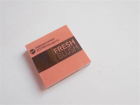 Miss Potingues Hypoallergenic Bell Fresh Blush Fresh Glow Super Nude Gloss Y Precise Brow