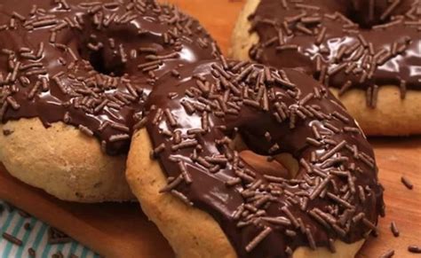 7 receitas de rosquinhas assadas que são o par perfeito para o seu café