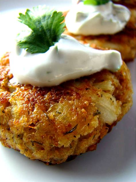 Crab Cakes With Cilantro Lime Dip