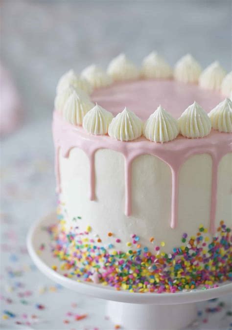 37 Beautiful and Decadent Birthday Cakes You Can Make