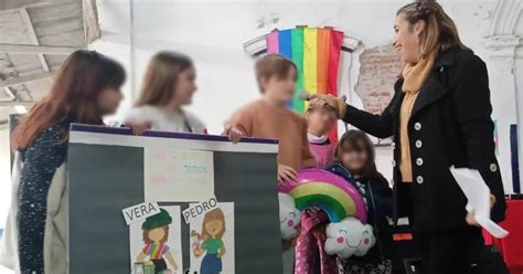 Orgullo Gay Para Niños En Chascomús El Municipio Organizó Un Taller Para “repensar Las