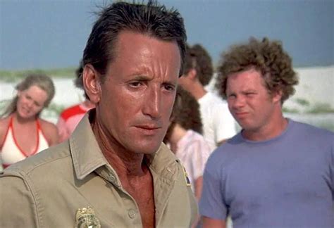 Five key differences in Roy Scheider's portrayal of Chief Brody in JAWS ...