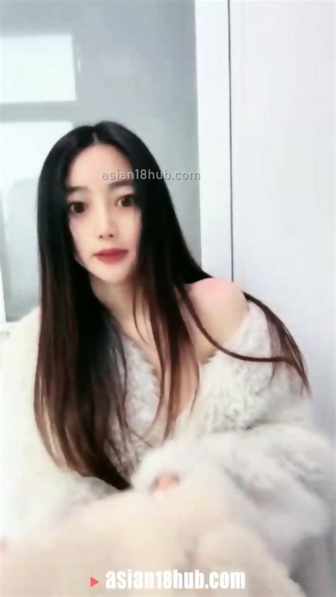 Chinese Live Girl 顶级女神骚妇猫猫卖骚女主播中的颜值天花板奶子又大又白 Eporner