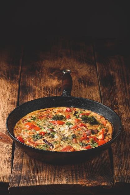 Premium Photo Vegetable Frittata With Broccoli Red Bell Pepper And