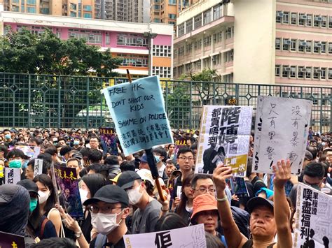 Live Updates Riot Police Fire Tear Gas To Disperse Hong Kong