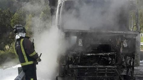 El Incendio En Una Cabina De Un Camión Obliga A Cortar La Autovía Del