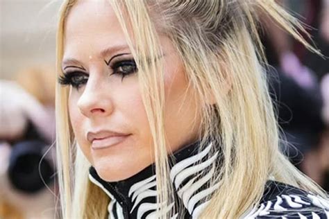 Avril Lavigne Recibe El M Ximo Honor De Canad Por Su Contribuci N