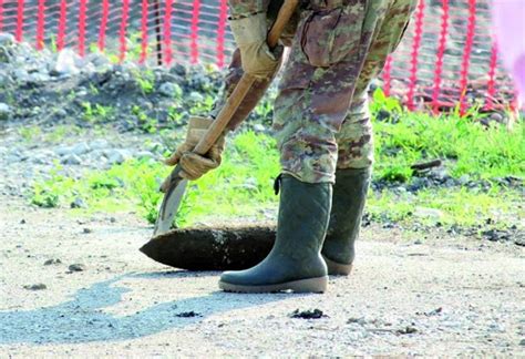 Ordigno Bellico Della Seconda Guerra Mondiale Nel Cantiere Teralp Della