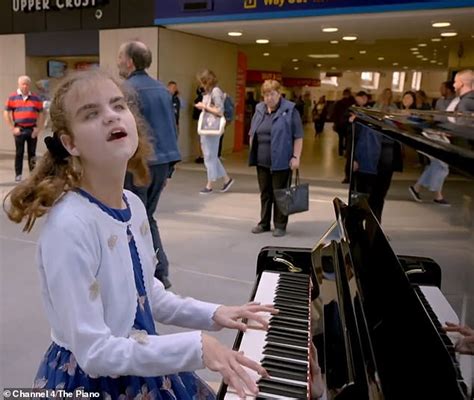 Watch: Blind girl's 'beautiful' piano performance on Channel 4 show ...